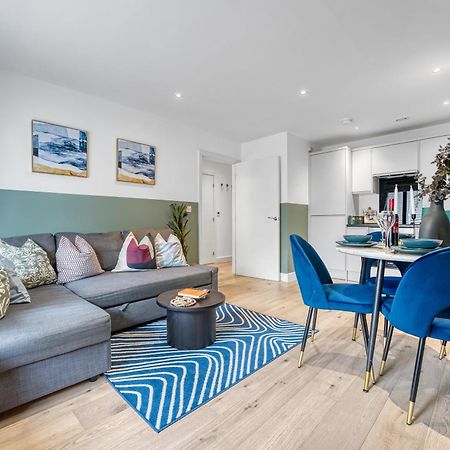 1 Bedroom Ocean Village Luxurious, Stylish & Cosy Apartment, Central Location In Southampton, Sleeps 4 - Summer Special Offer! - By Blue Puffin Stays Buitenkant foto