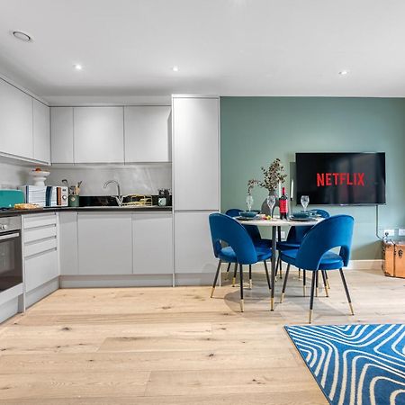 1 Bedroom Ocean Village Luxurious, Stylish & Cosy Apartment, Central Location In Southampton, Sleeps 4 - Summer Special Offer! - By Blue Puffin Stays Buitenkant foto