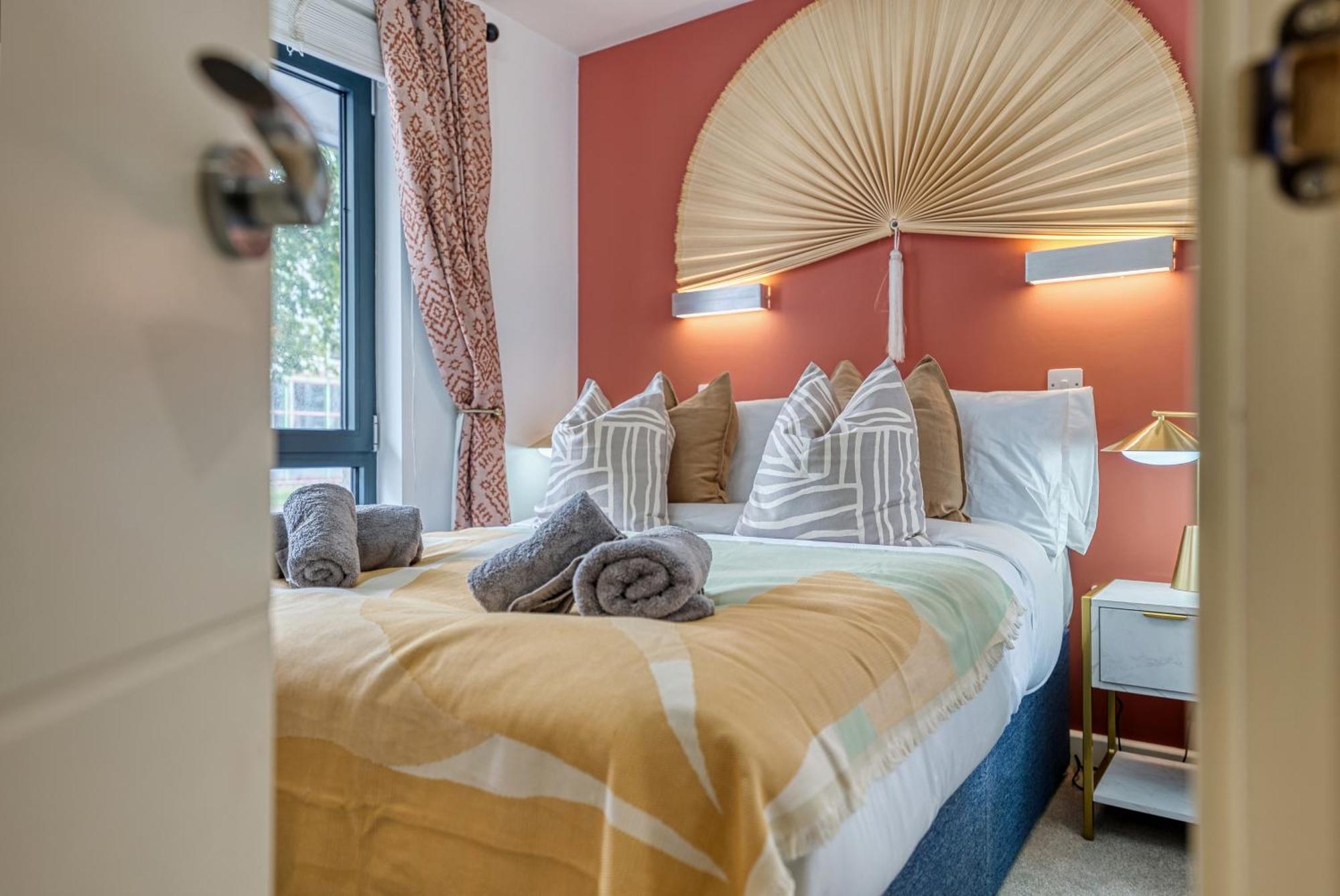 1 Bedroom Ocean Village Luxurious, Stylish & Cosy Apartment, Central Location In Southampton, Sleeps 4 - Summer Special Offer! - By Blue Puffin Stays Buitenkant foto