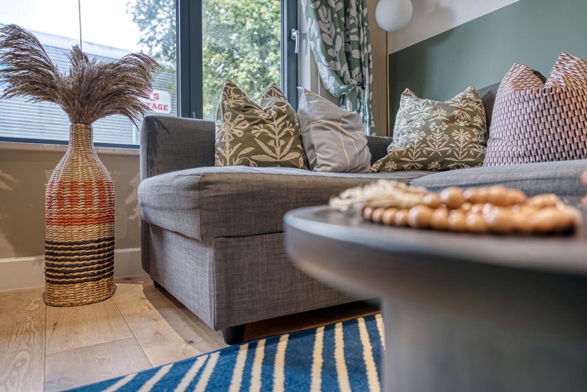 1 Bedroom Ocean Village Luxurious, Stylish & Cosy Apartment, Central Location In Southampton, Sleeps 4 - Summer Special Offer! - By Blue Puffin Stays Buitenkant foto